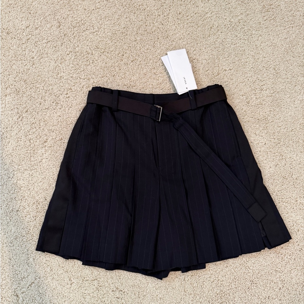 Sacai navy Pinstripe Pleated skort with Belt size 1 nwt